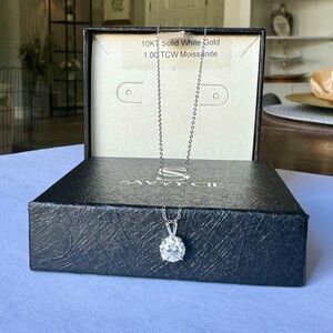 **NWT** 10KT Solid White Gold 1.00 TCW Moissanite dimond necklace